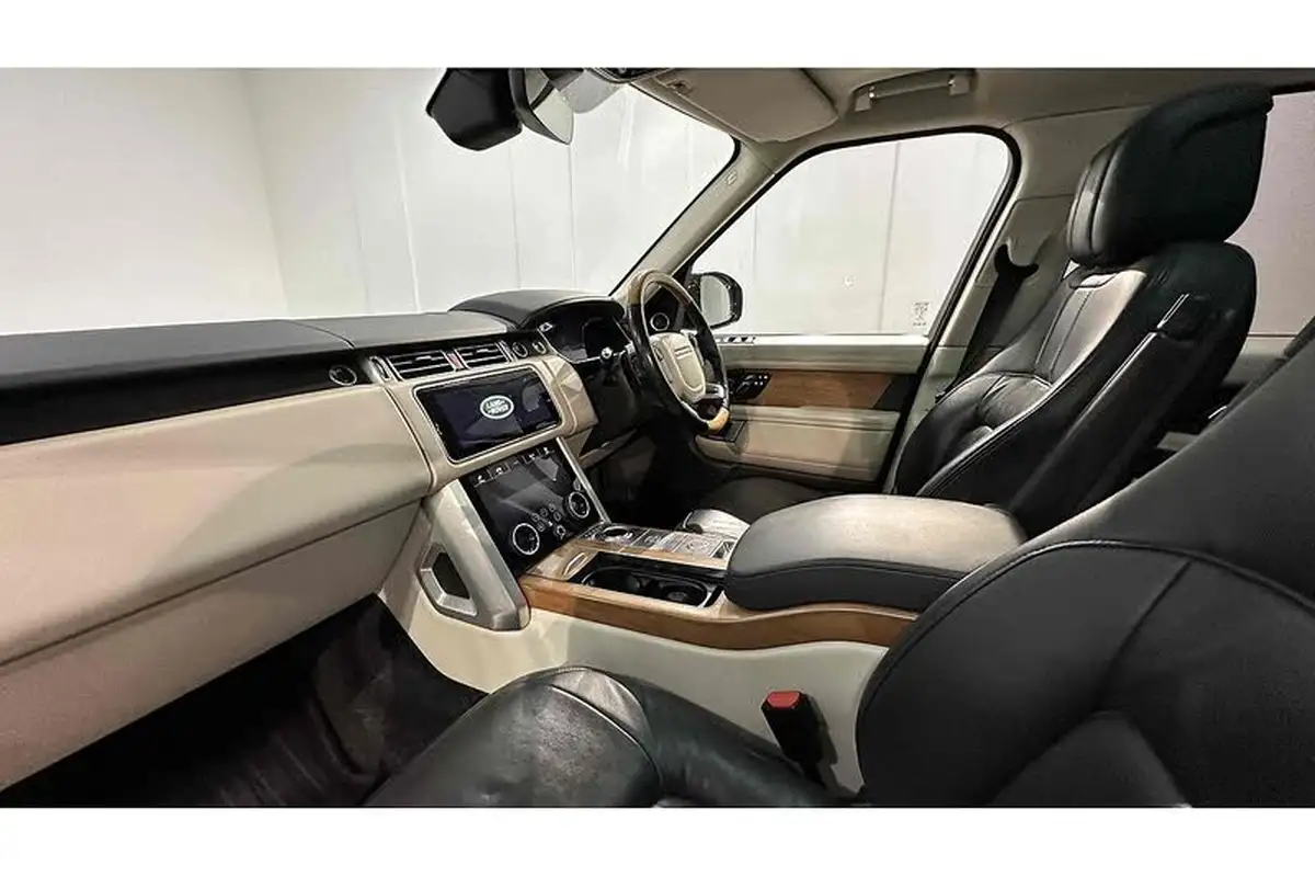 2019-land-rover-range-rover-30-sd-v6-vogue-big-18