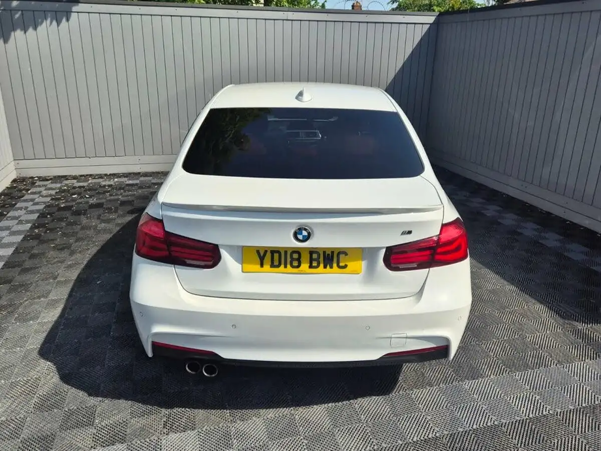 2018-bmw-3-series-20-320i-m-sport-shadow-edition-saloon-4d-auto-big-15