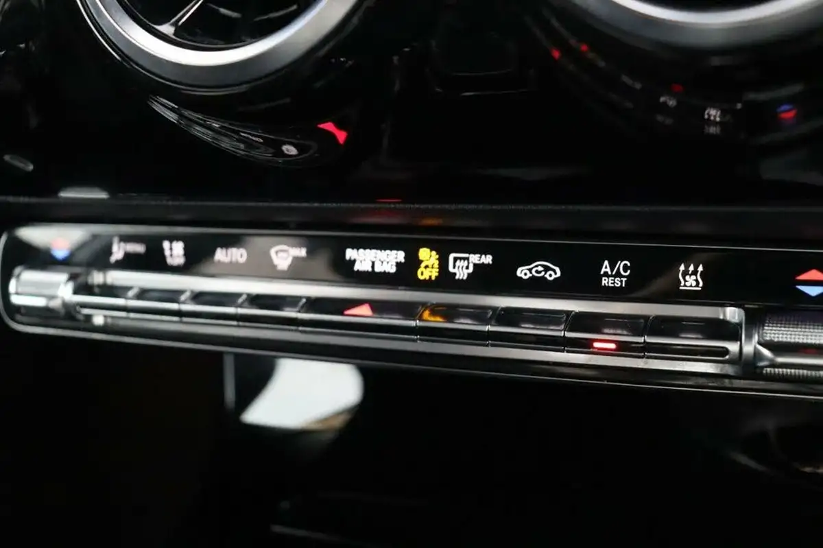 2020-mercedes-benz-a-class-13-a250e-amg-line-saloon-4d-big-28