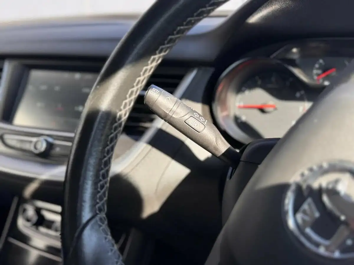 2019-vauxhall-grandland-x-12-se-ss-big-54