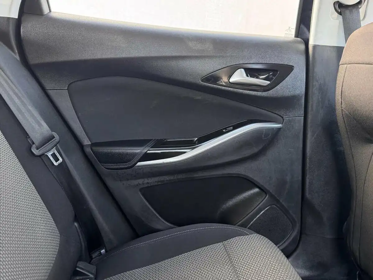 2019-vauxhall-grandland-x-12-se-ss-big-30