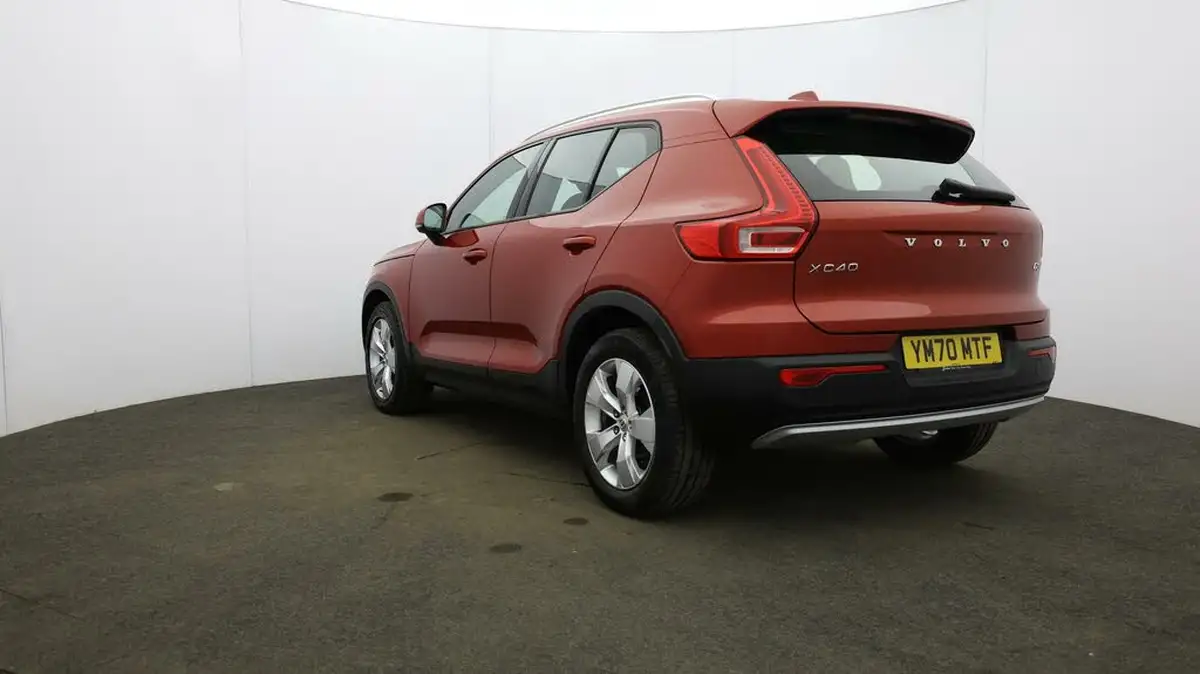 2020-volvo-xc40-20td-d3-momentum-geartronic-big-43