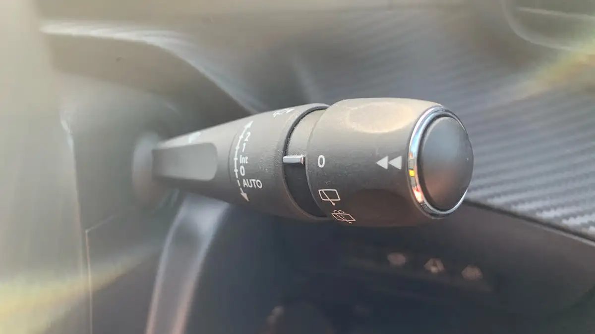 2022-peugeot-2008-suv-e-gt-premium-big-27