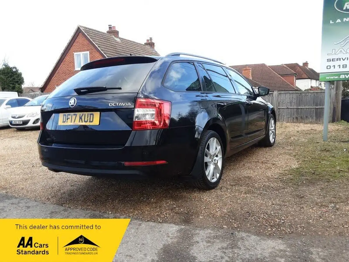 2017-skoda-octavia-16tdi-se-l-115ps-estate-1596cc-big-6