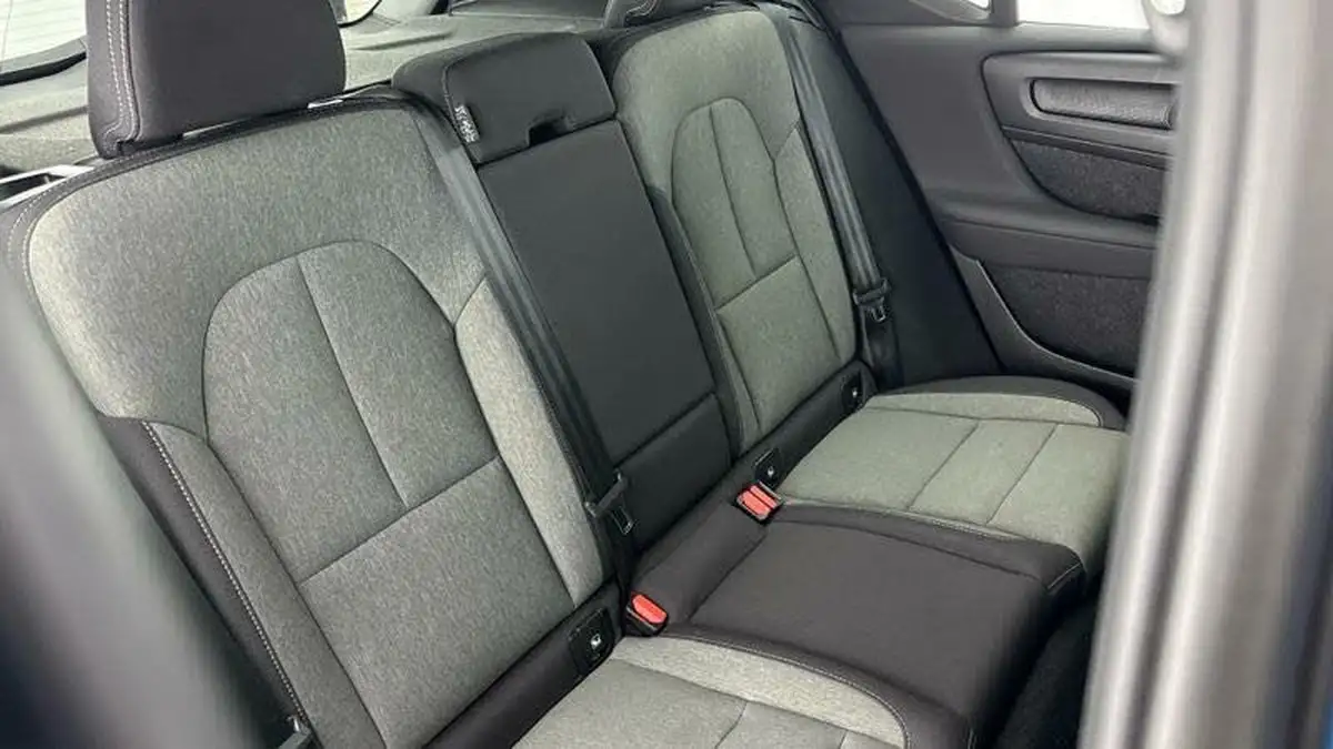 2022-volvo-xc40-20-b4-plus-awd-big-16