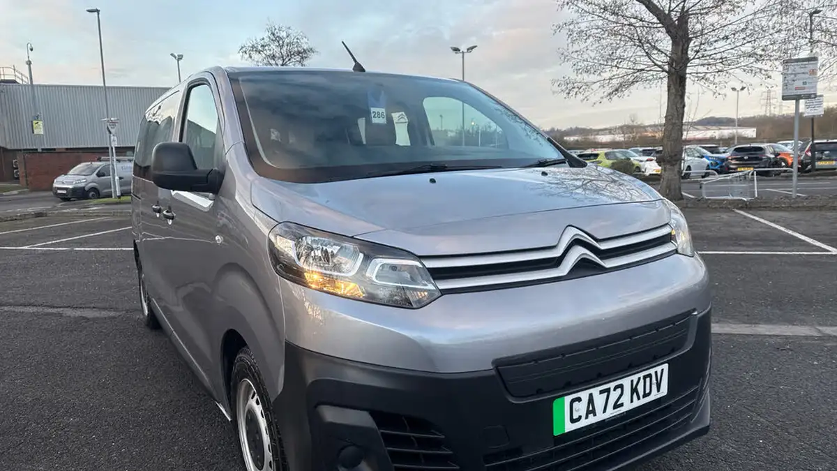 2022-citroen-spacetourer-e-business-edition-m-big-17