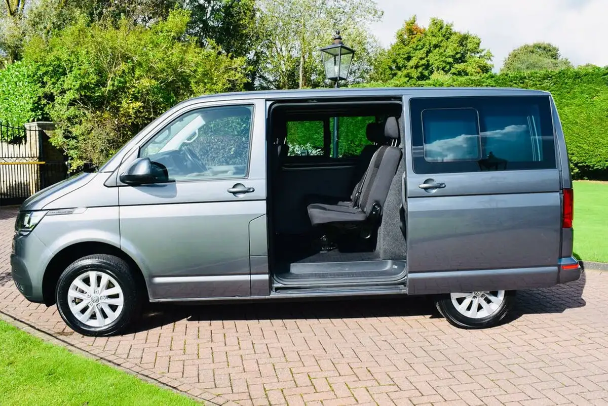 2021-volkswagen-transporter-20tdi-t30-highline-bmt-swb-150pseu6dt-e-kombi-big-3