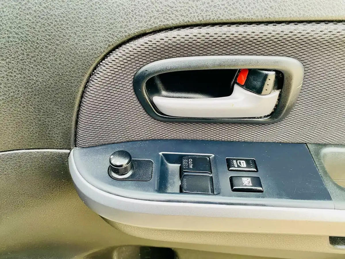 2010-suzuki-grand-vitara-24-sz4-3d-auto-big-14