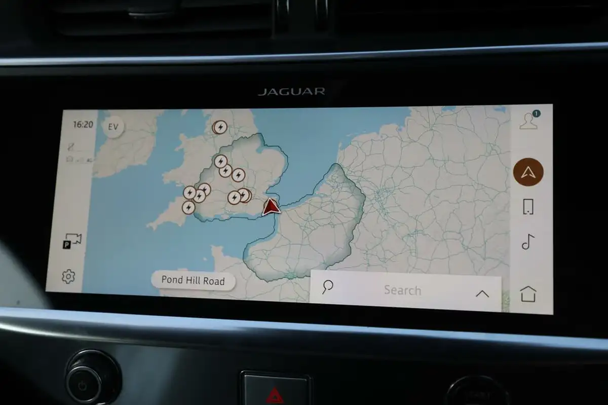 2022-jaguar-i-pace-ev400-hse-black-big-26