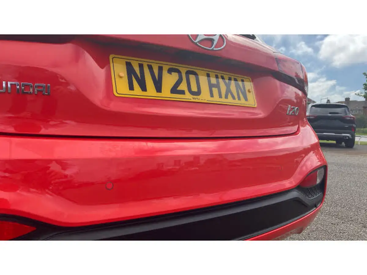 2020-hyundai-i20-12-se-big-35