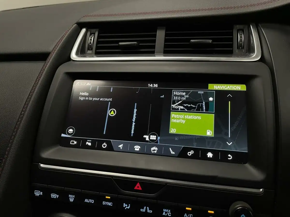 2020-jaguar-e-pace-20-i4-chequered-flag-200ps-big-19