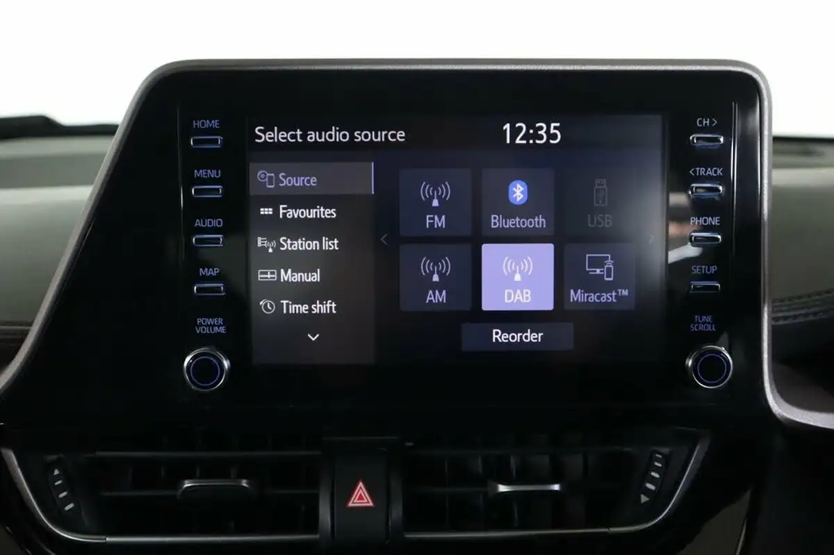 2021-toyota-c-hr-18-vvt-i-icon-big-32