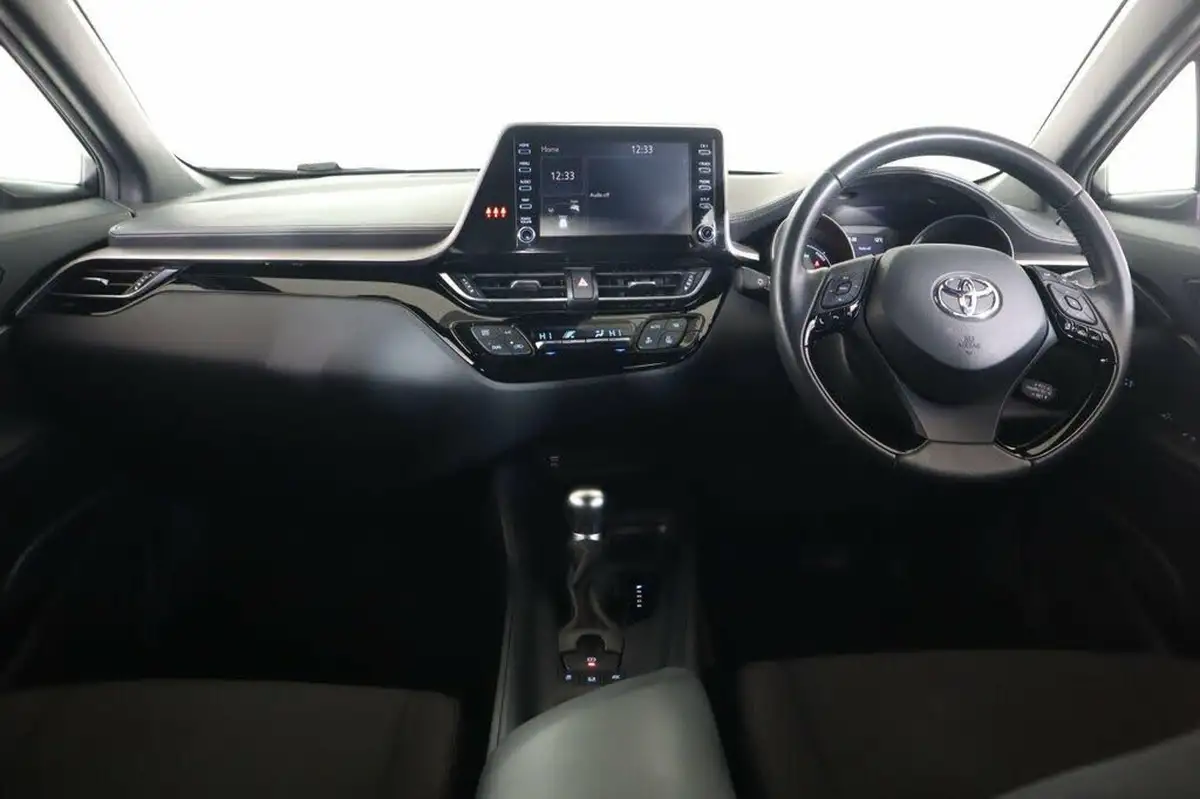 2021-toyota-c-hr-18-vvt-i-icon-big-8
