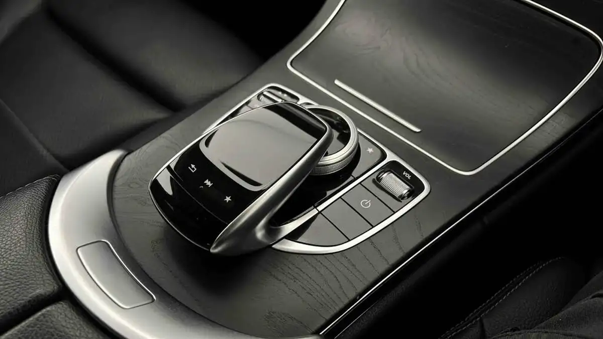 2016-mercedes-benz-c-class-21d-c220d-amg-line-170ps-ss-saloon-4d-auto-big-19