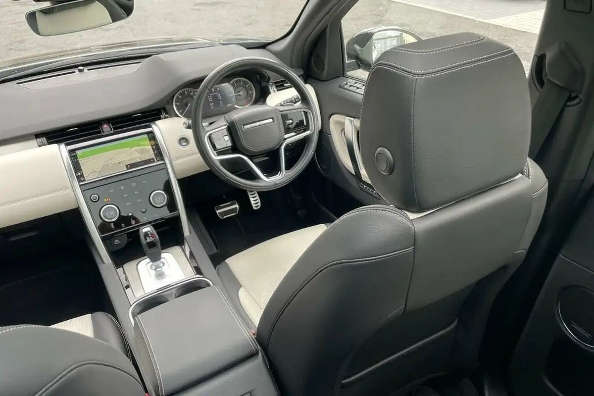 2022-land-rover-discovery-sport-15-p300e-r-dynamic-se-big-41