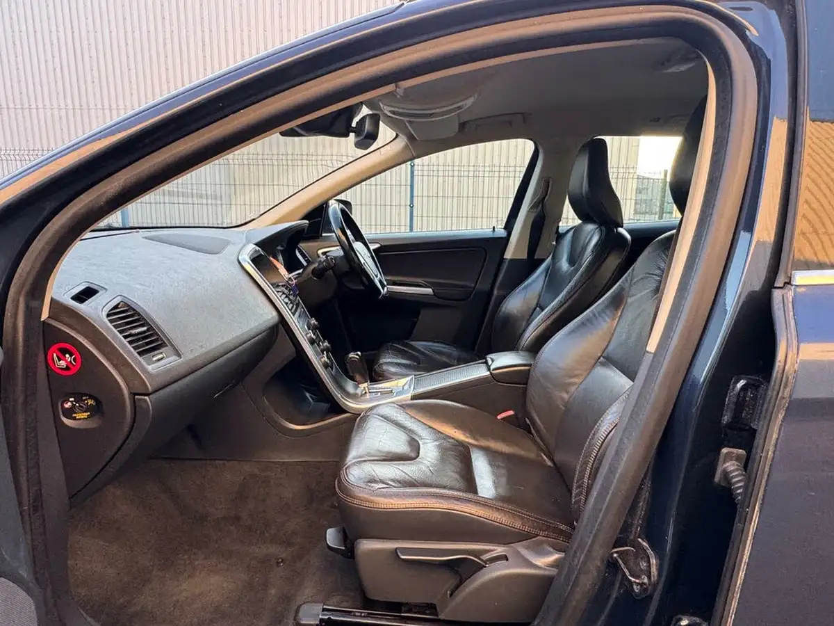 2012-volvo-xc60-24td-d3-se-lux-geartronic-big-26