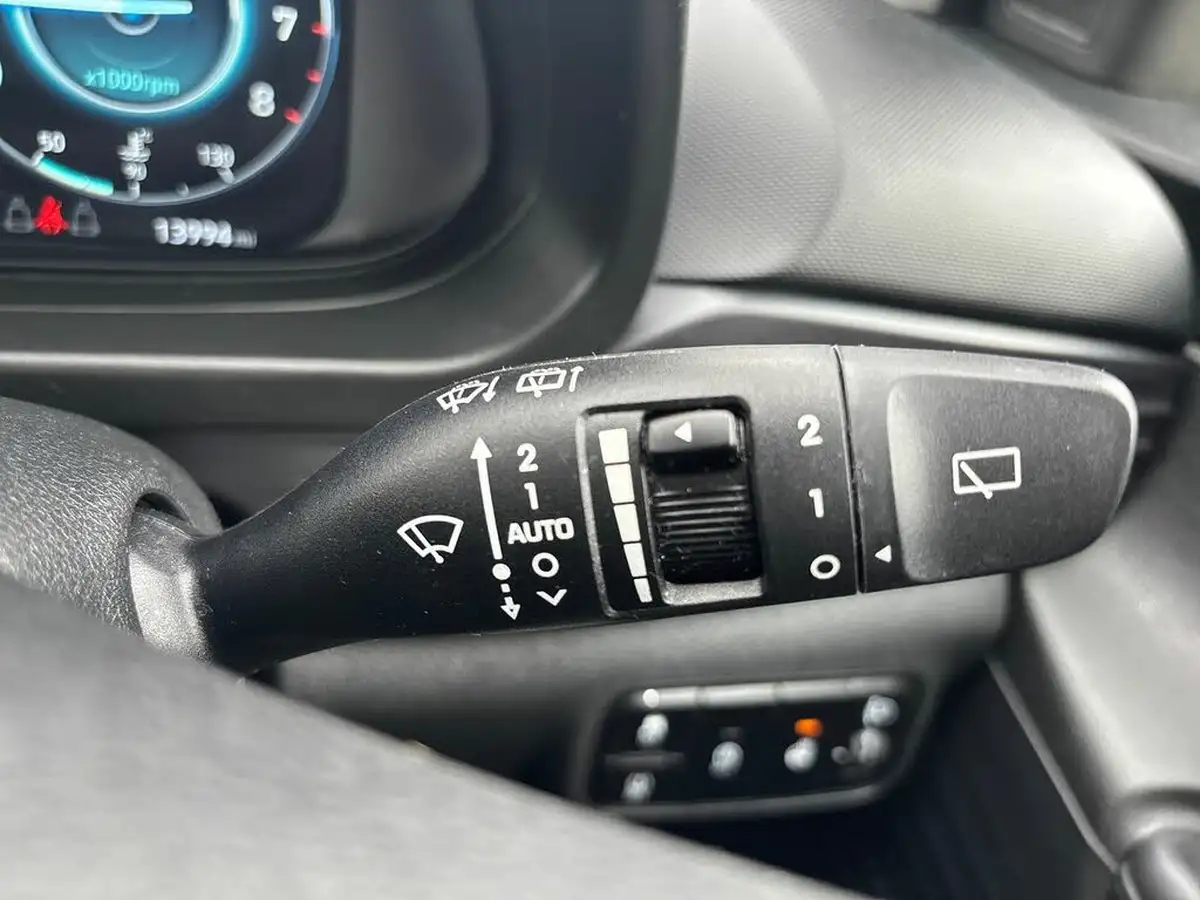 2022-hyundai-bayon-10-t-gdi-premium-100ps-dct-big-41