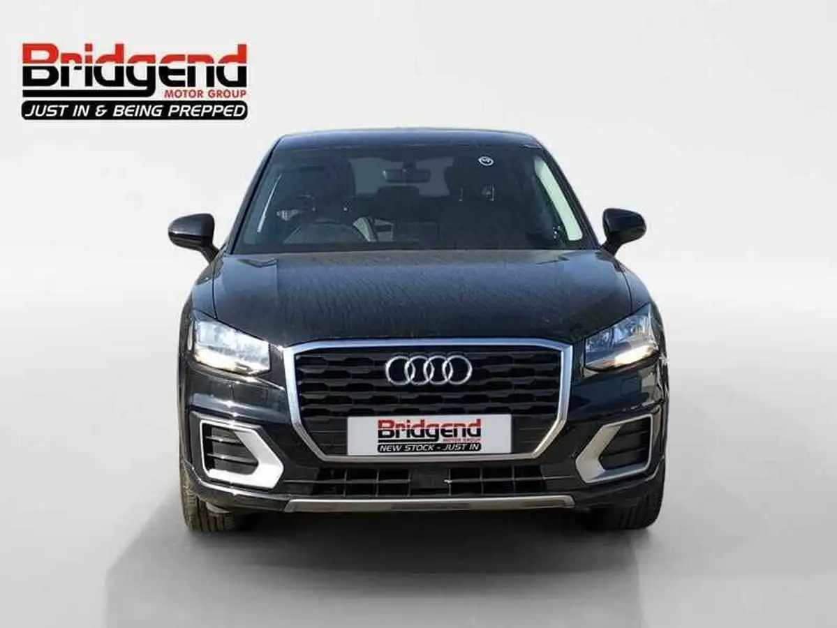 2019-audi-q2-10-30-tfsi-se-big-1