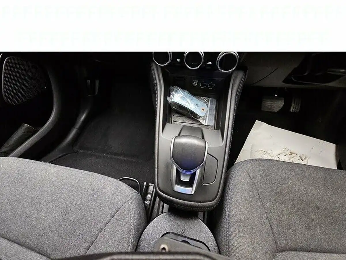 2021-renault-zoe-e-iconic-110ps-r110ev50-rapid-charge-big-3