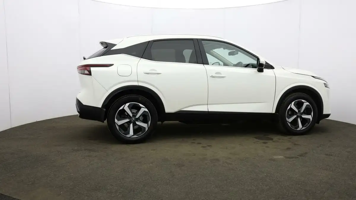 2022-nissan-qashqai-13-dig-t-n-connecta-140ps-big-52