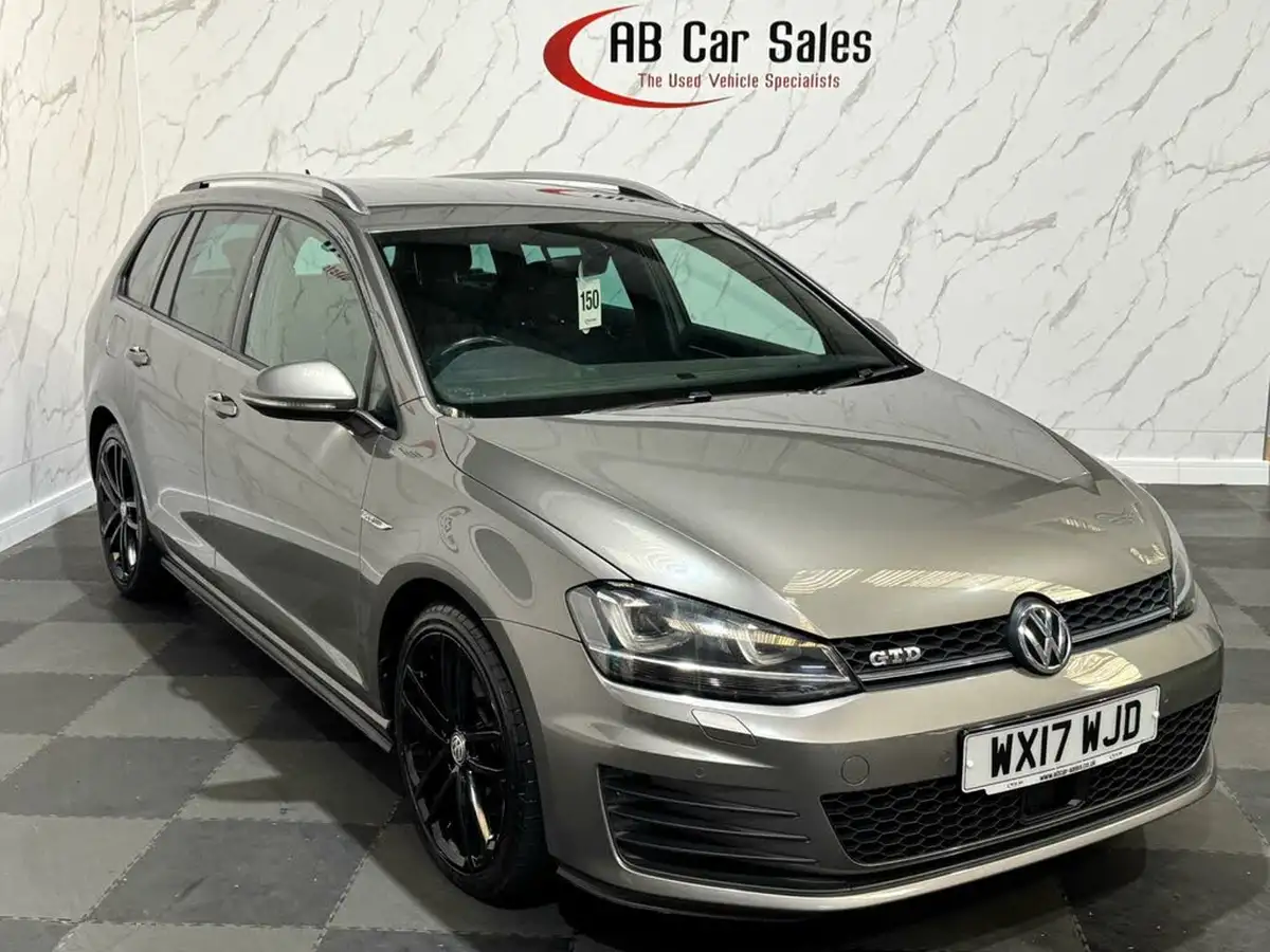 2017-volkswagen-golf-20tdi-gtd-bmtss-estate-5d-big-4