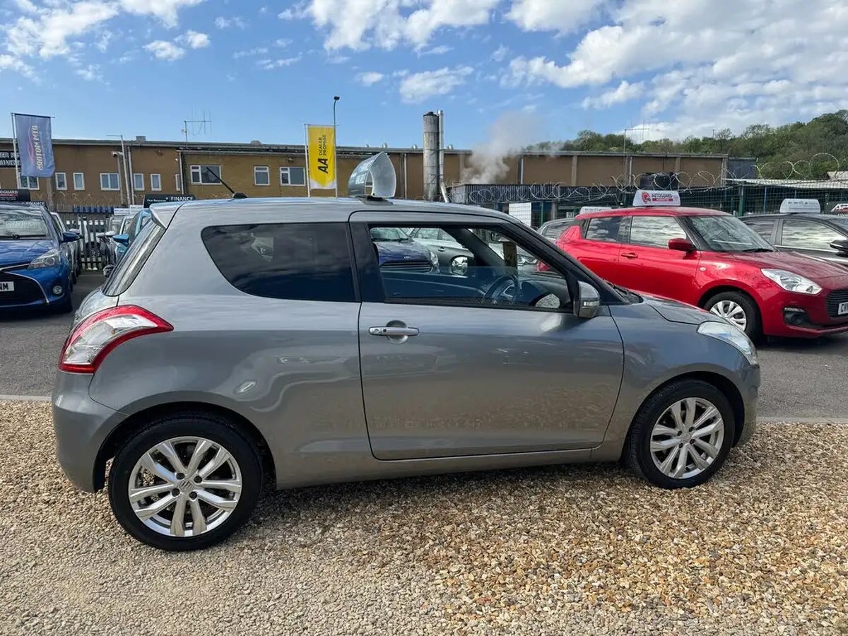 2014-suzuki-swift-12-sz4-94ps-3d-big-10