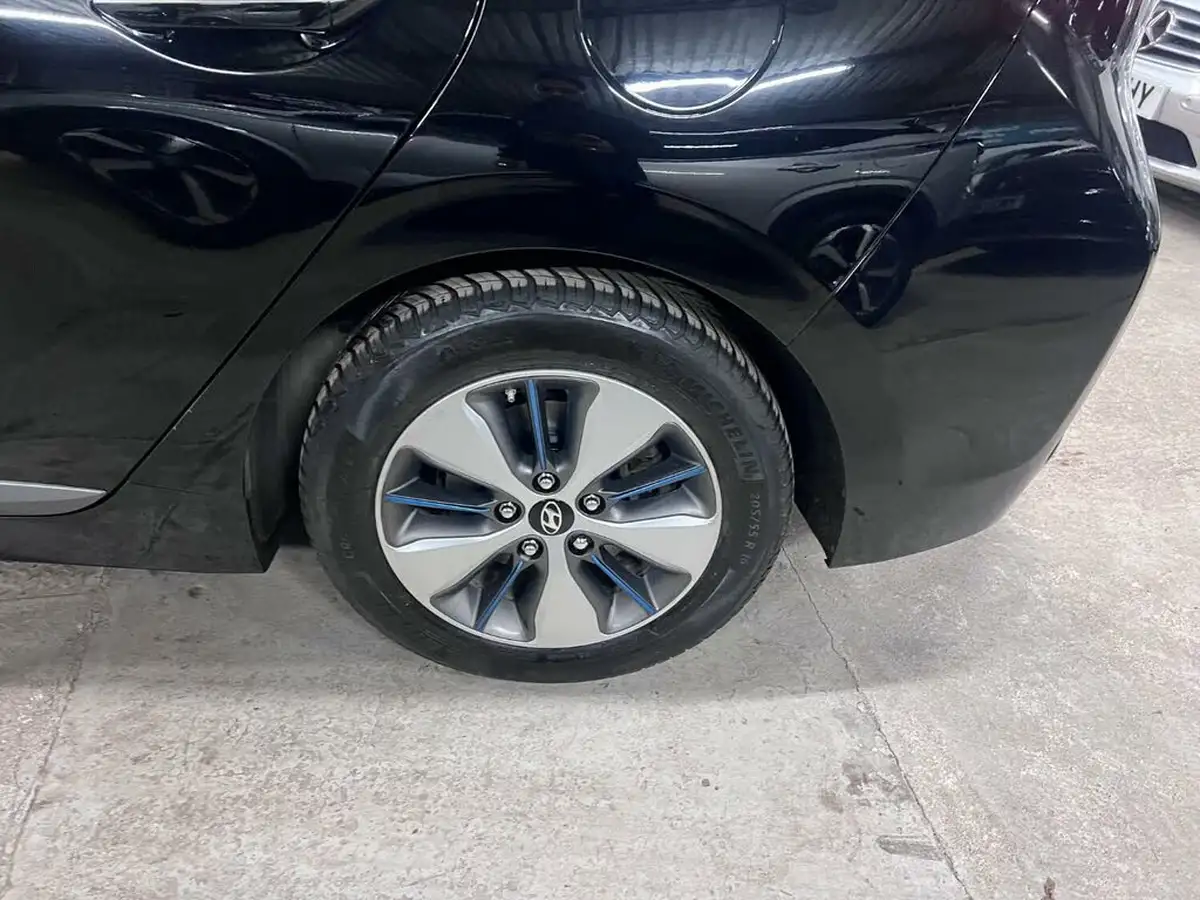 2018-hyundai-ioniq-16-gdi-premium-plug-in-hybrid-big-15