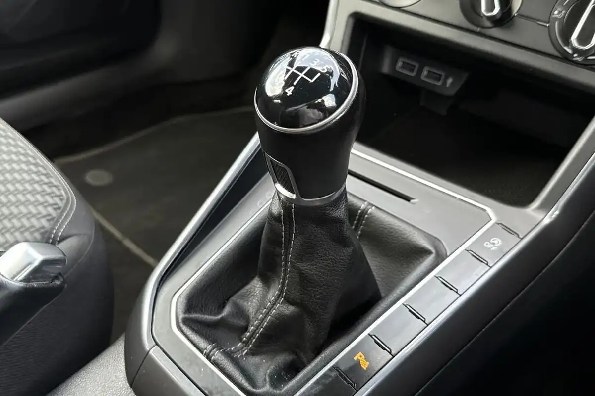 2018-volkswagen-polo-10-tsi-r-line-95ps-5d-big-22