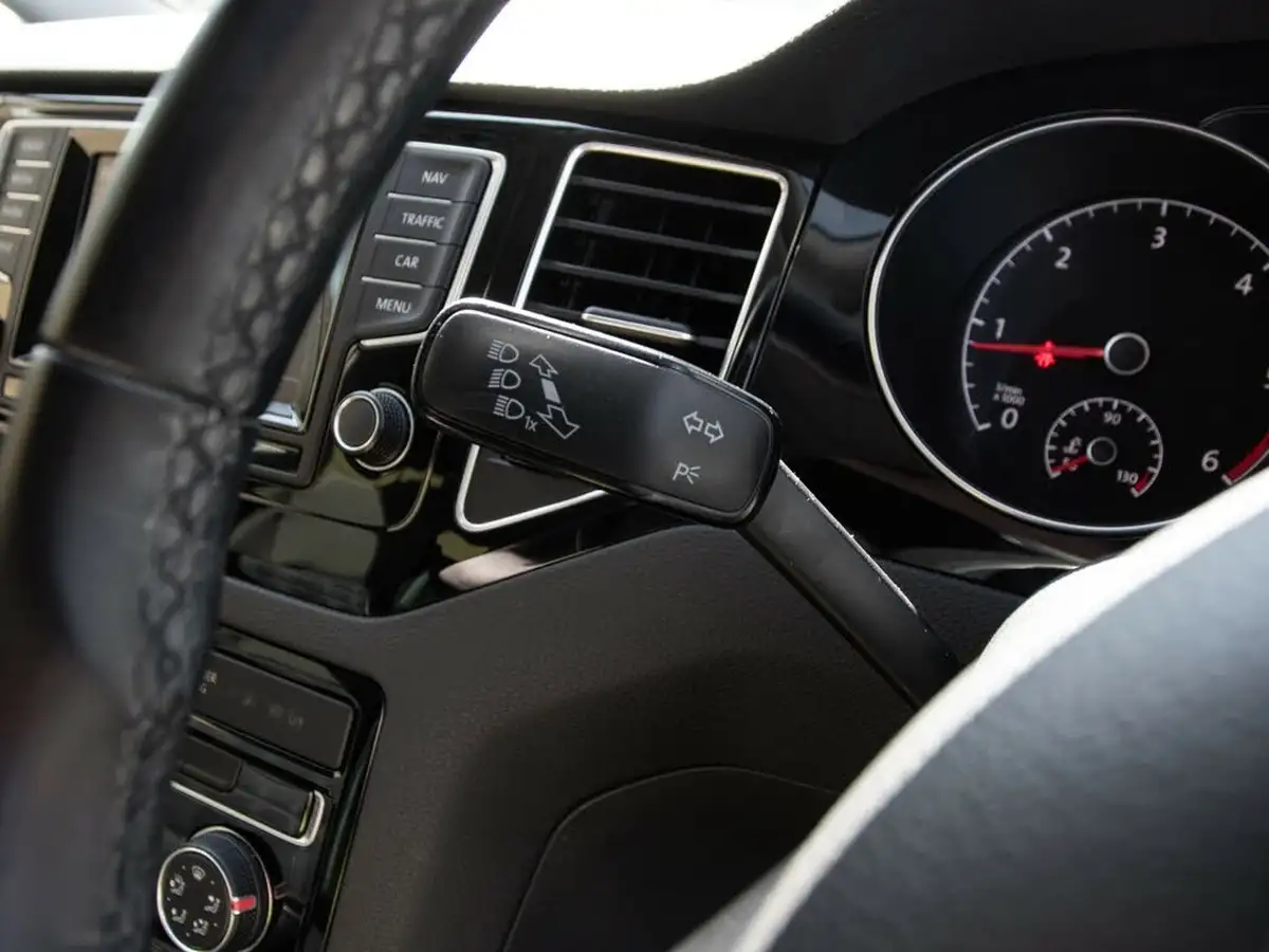 2014-volkswagen-golf-sv-20tdi-gt-big-16