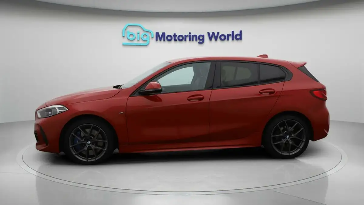 2021-bmw-1-series-20td-118d-m-sport-lcp-big-4