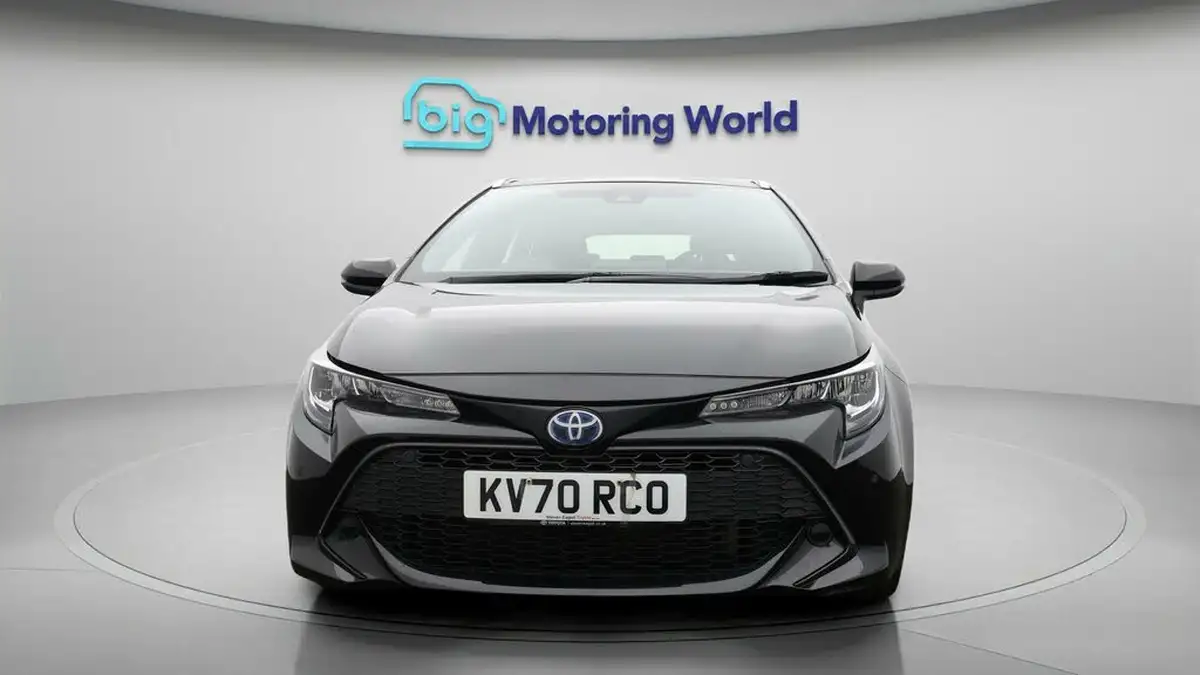 2020-toyota-corolla-18-vvt-i-icon-tech-spare-wheel-touring-sports-5d-big-1