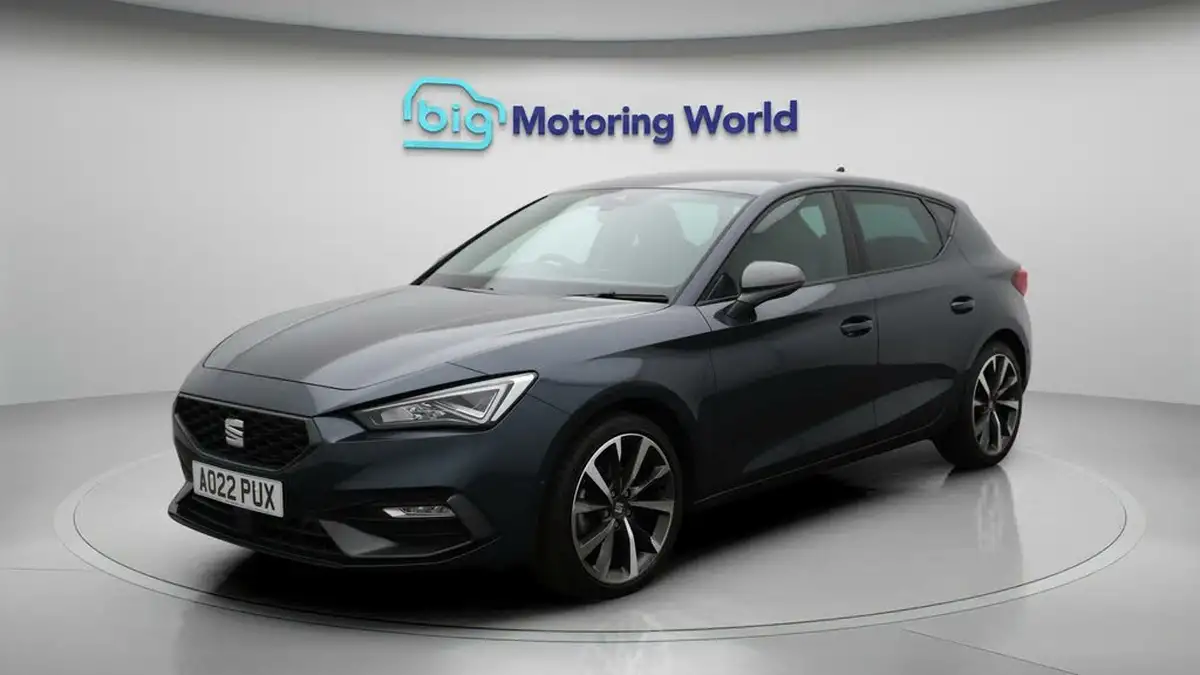 2022-seat-leon-big-3