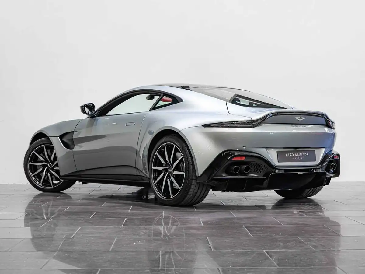 2019-aston-martin-vantage-40-v8-vantage-big-6