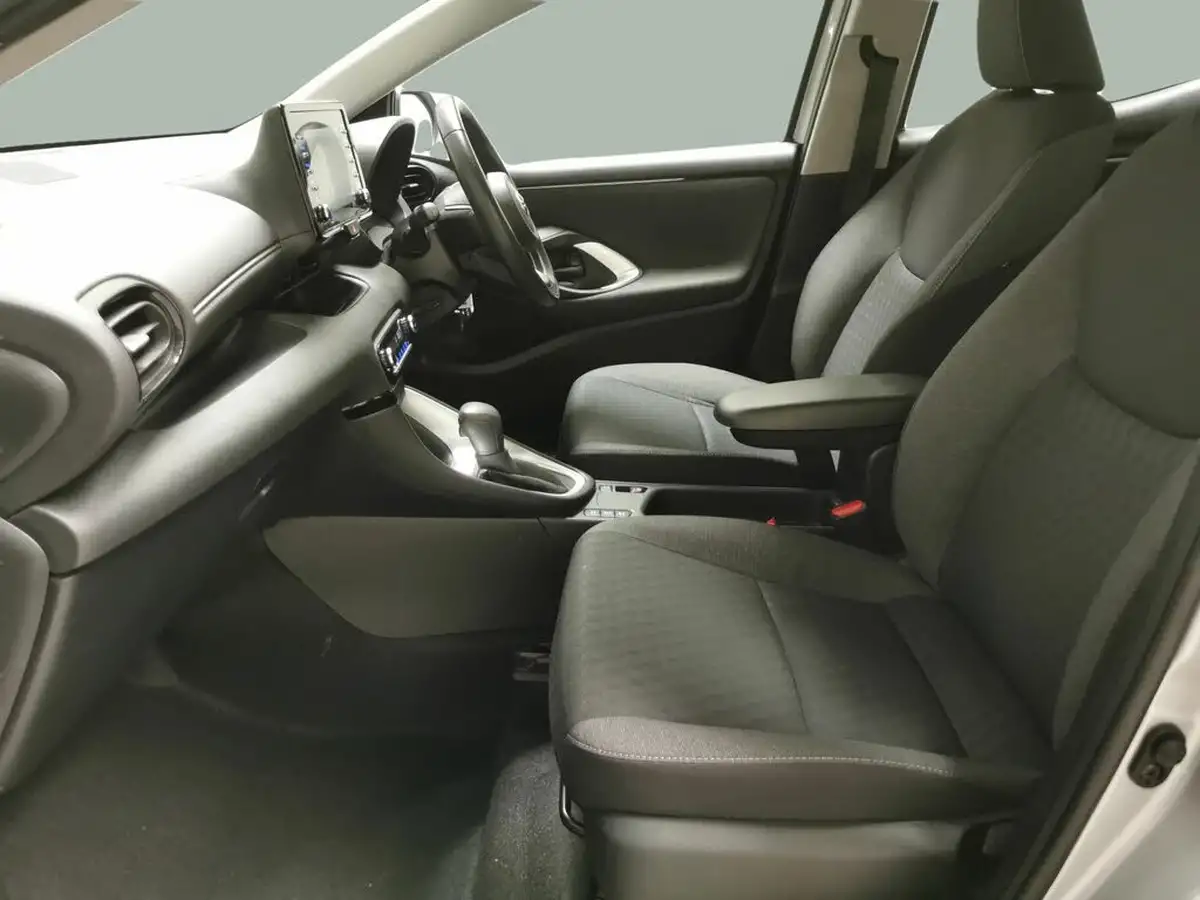 2021-toyota-yaris-15-vvt-i-icon-114bhp-hybrid-1490cc-e-cvt-big-3