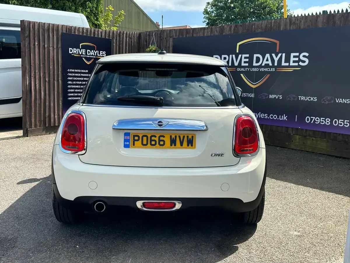2016-mini-cooper-12-one-3d-big-11