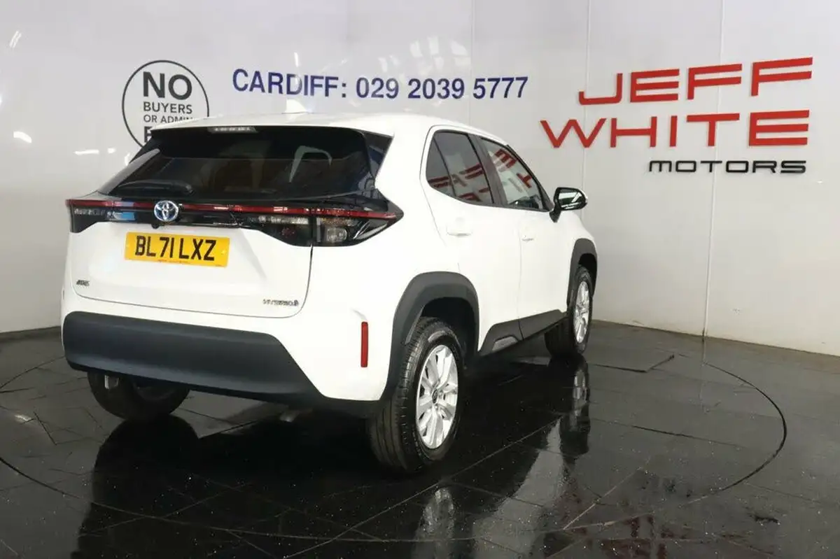 2022-toyota-yaris-cross-15-vvt-i-icon-big-4