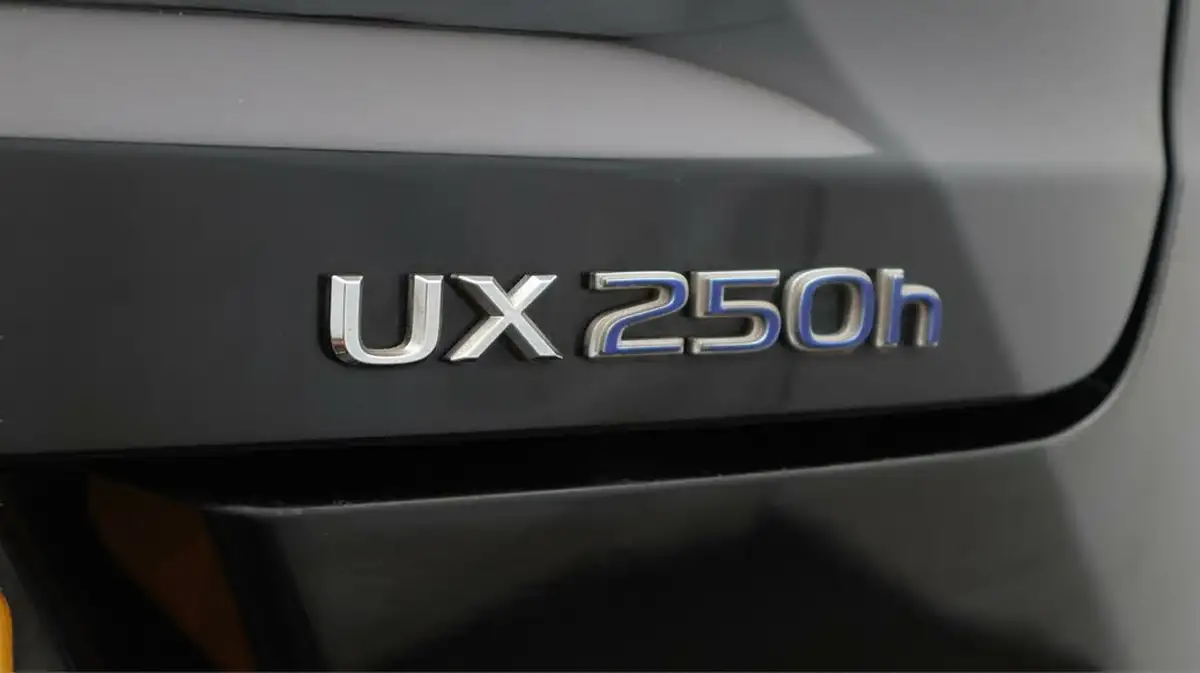 2022-lexus-ux-250h-20-ux-184bhp-without-navigation-big-22