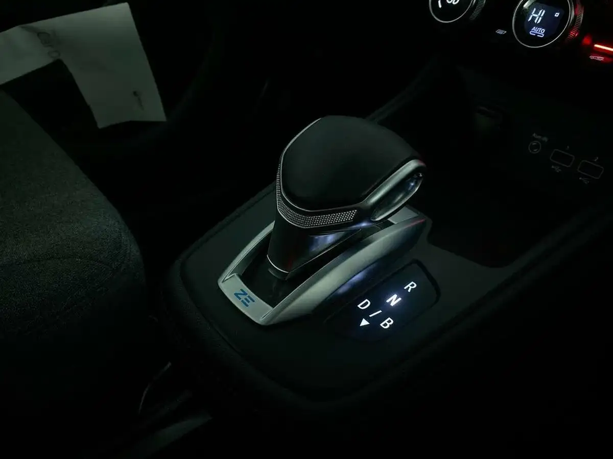 2021-renault-zoe-e-iconic-135ps-r135ev50-rapid-charge-big-20