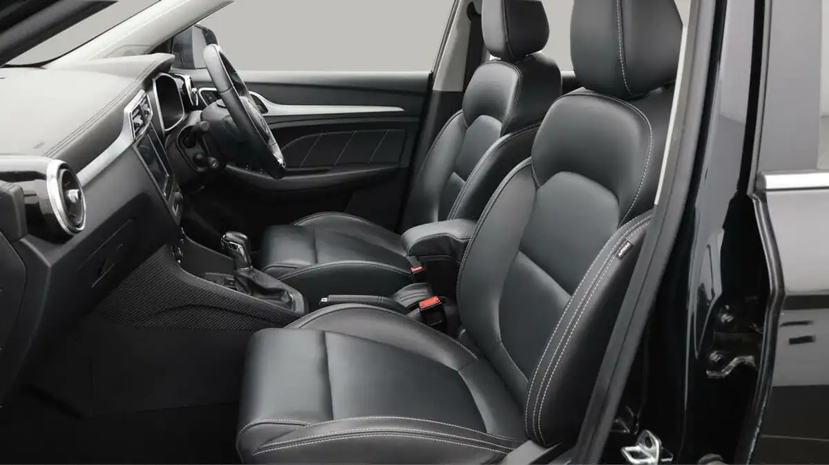 2019-mg-zs-suv-10t-gdi-exclusive-111ps-big-14