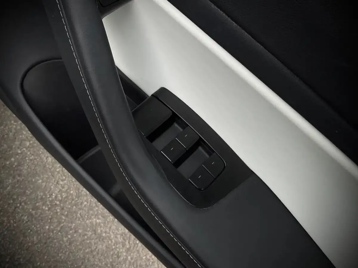 2020-tesla-model-3-e-performance-big-20