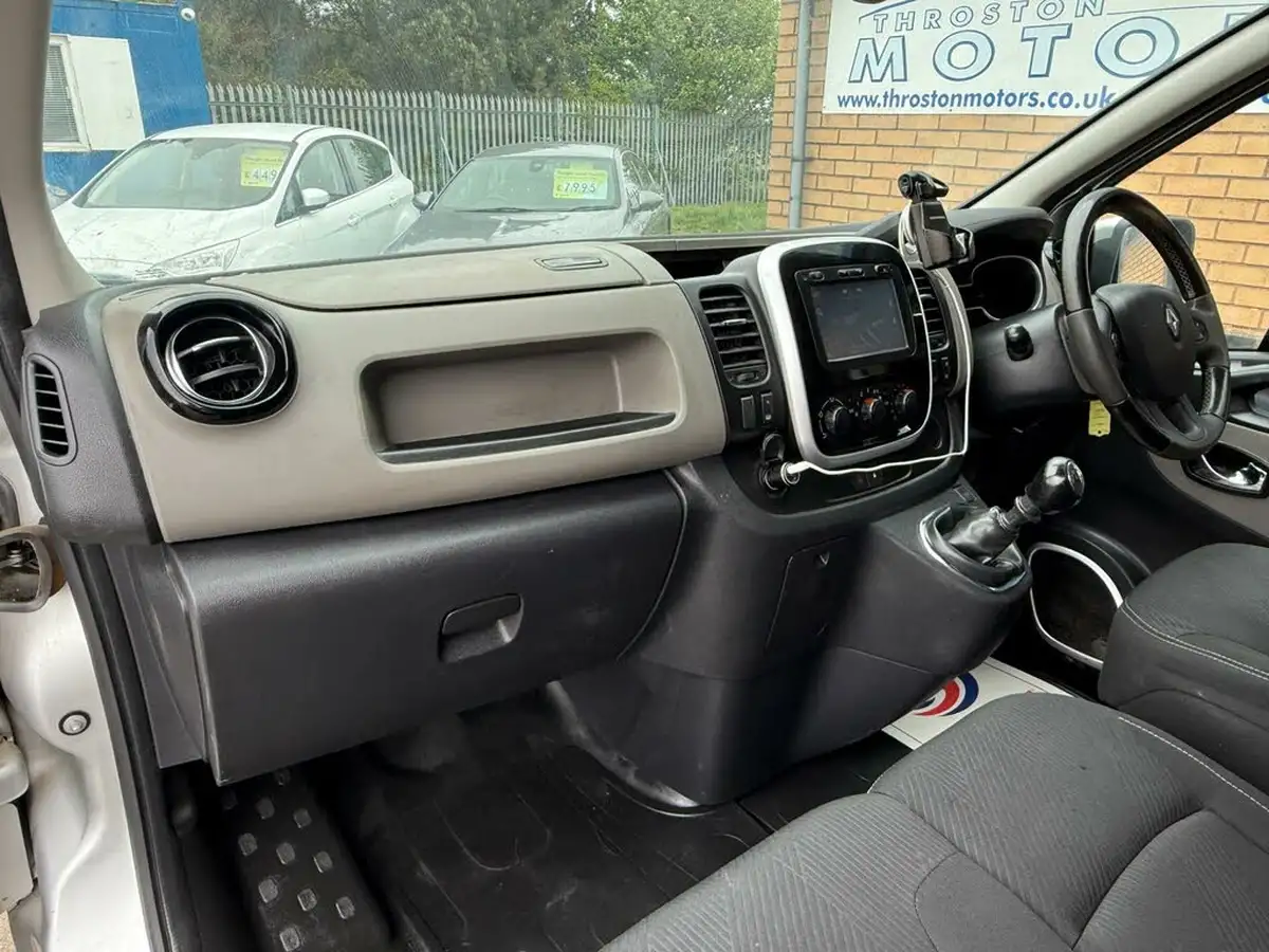 2017-renault-trafic-16dci-sl27-125-sport-nav-energy-125-e6-panel-van-big-17
