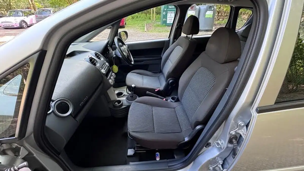 2008-mitsubishi-colt-15td-cz2-big-26