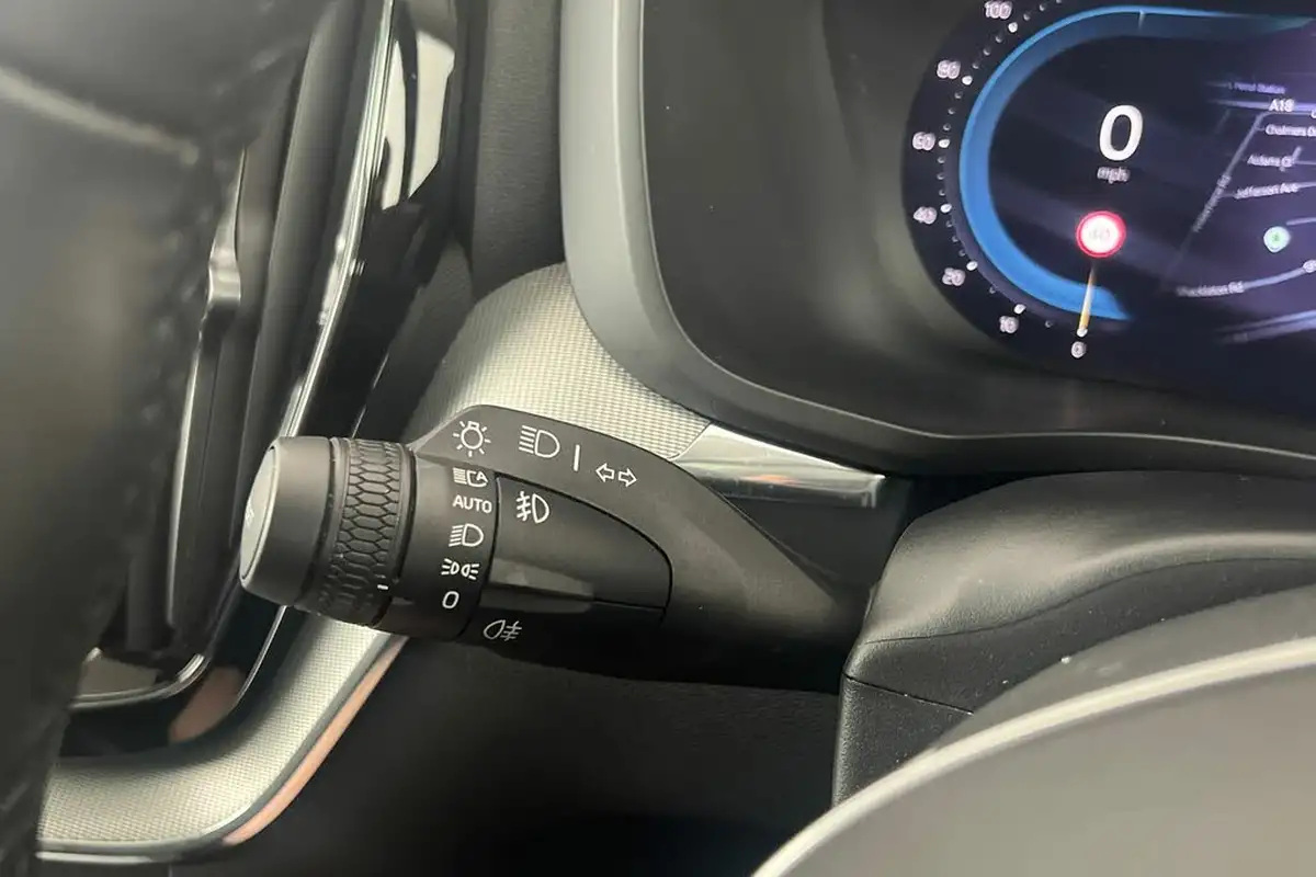2024-volvo-xc60-20-b5-plus-big-37