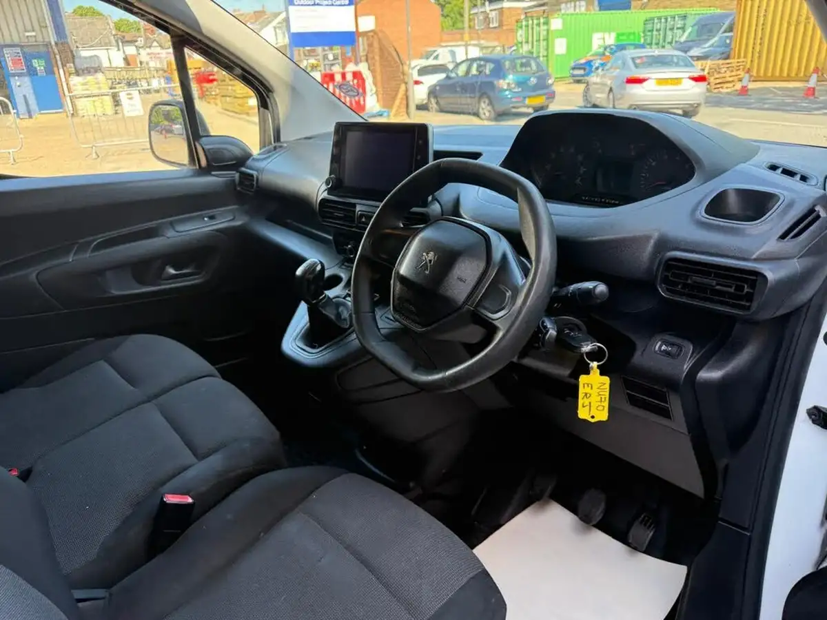 2020-peugeot-partner-15-bluehdi-950-professional-100ps-eu6dt-long-panel-big-8