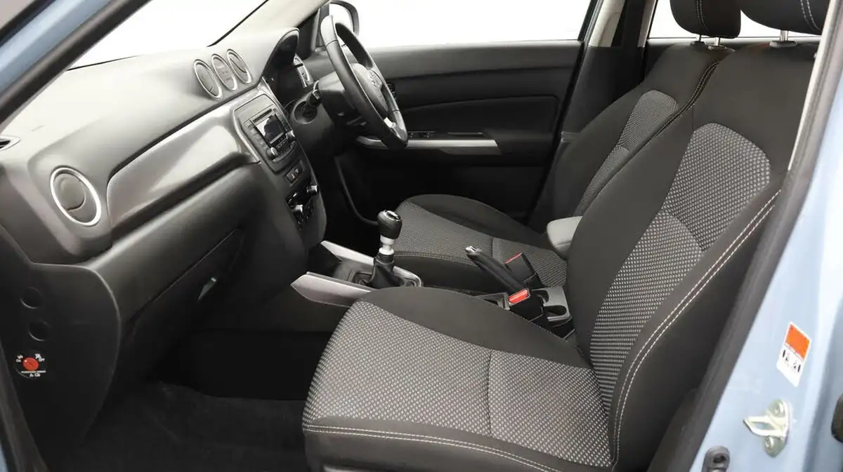 2021-suzuki-vitara-14-boosterjet-sz4-big-14