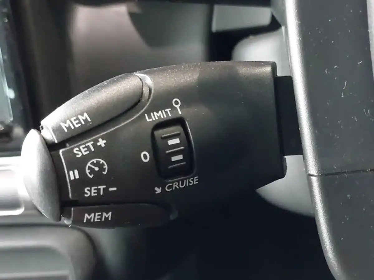 2018-citroen-c3-aircross-12-puretech-feel-110ps-ss-eat6-big-14