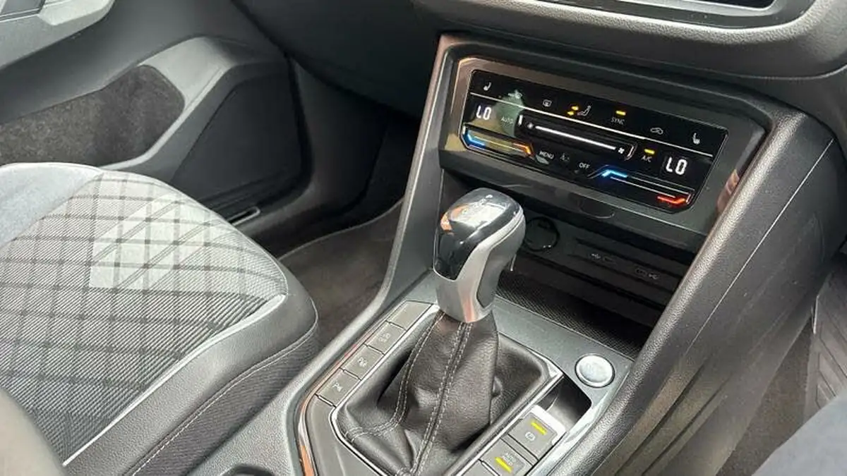 2023-volkswagen-tiguan-15-tsi-r-line-big-29