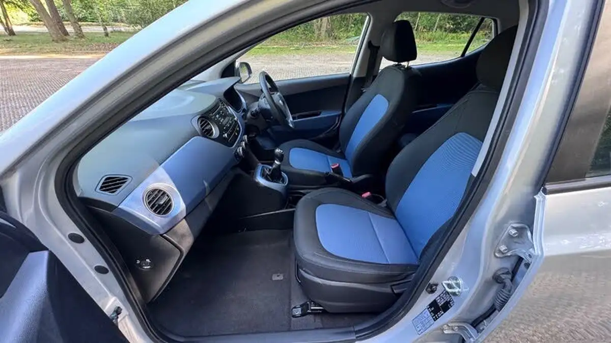 2016-hyundai-i10-12-se-big-28