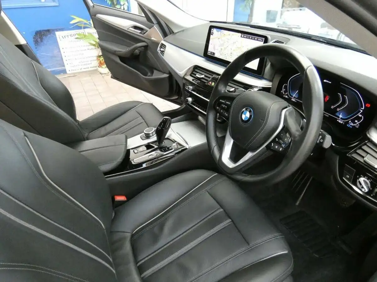 2022-bmw-5-series-20-530e-se-touring-5d-big-47