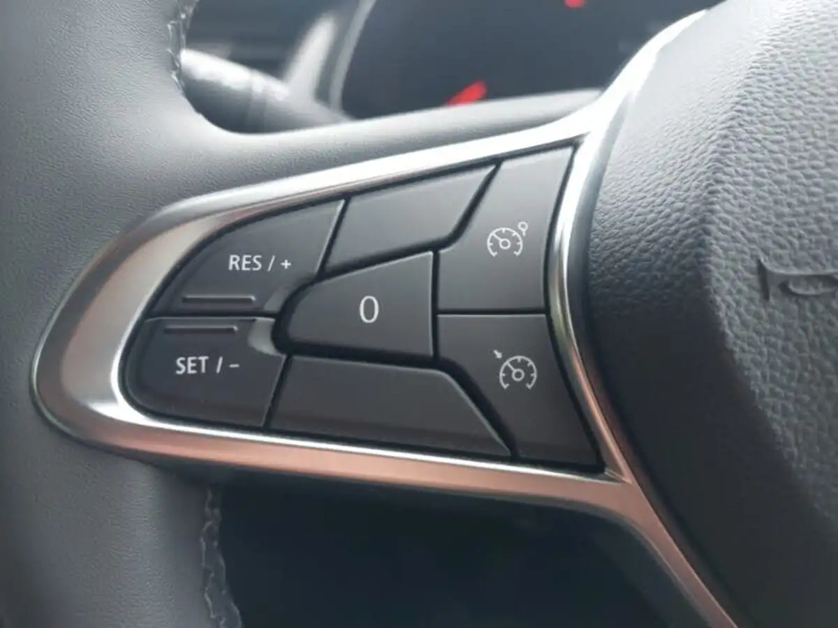 2021-renault-captur-10-tce-iconic-90ps-big-12